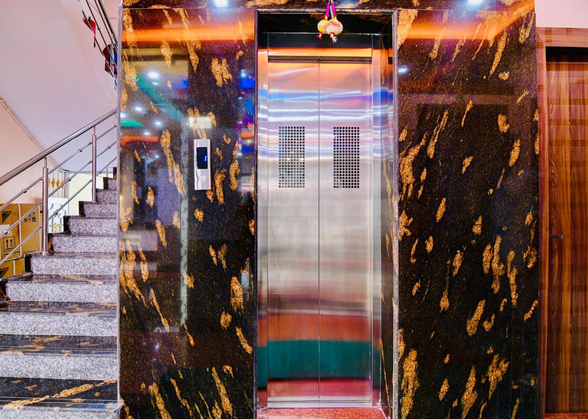 Hotel Kanan Inn Calcutta Extérieur photo